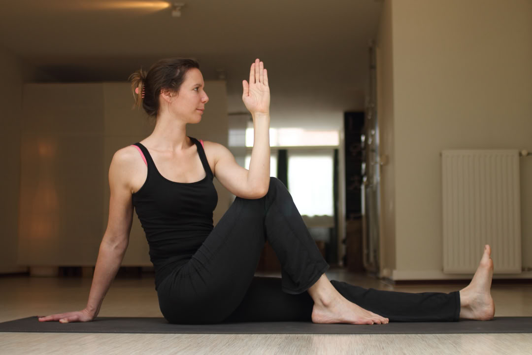 Kracht, Leningheid en Zen. probeer eens daruma yoga bij de Lijfschool in Amsterdam de Pijp