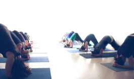 Rustige yoga maar wel met fysieke inspanning